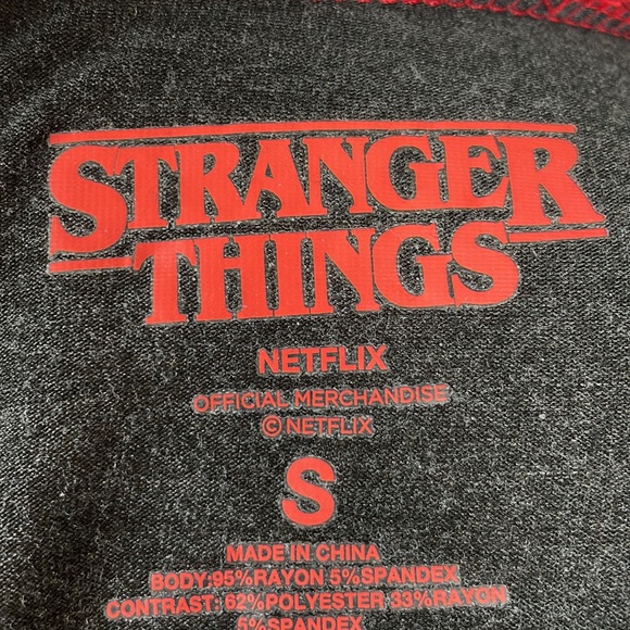 Stranger Things "Steve Harrington's Babysitter Service" Baseball Tee -Size Small - Picture 7 of 8